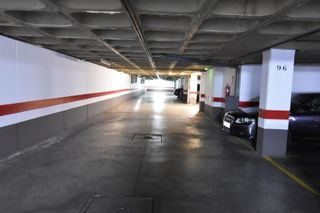 Garaje en venta en La Buhaira en Sevilla