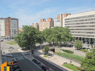 Piso en venta en Plaza España - Villa Pilar - Reyes Católicos - Vadillos en Burgos