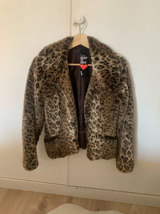 Cazadora pelo leopardo