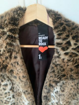 Cazadora pelo leopardo