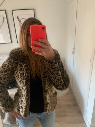 Cazadora pelo leopardo