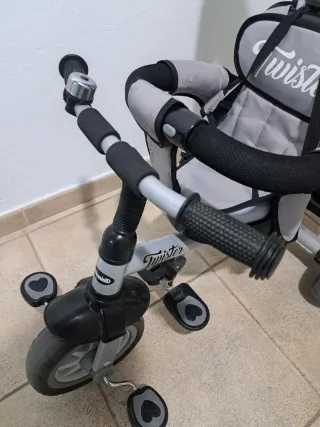Triciclo para bebé gris