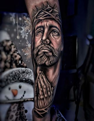 Tatuaje Jesús Orando