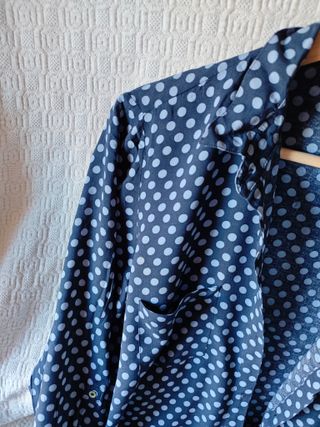 Camisa Zara azul oscuro talla M lunares mujer