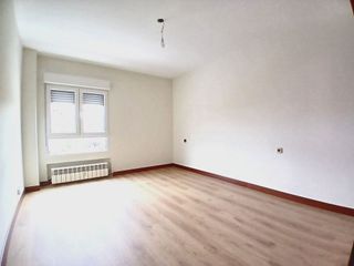 Piso en alquiler en Laviada en Gijón