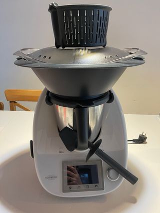 Thermomix TM5 casi nueva con Cookidoo