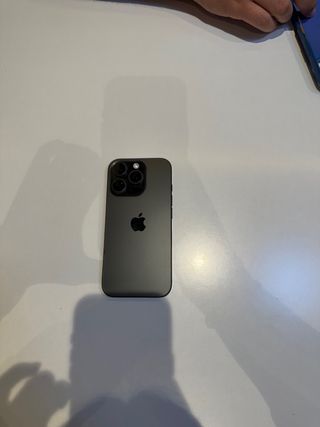 iPhone 16 Pro negro