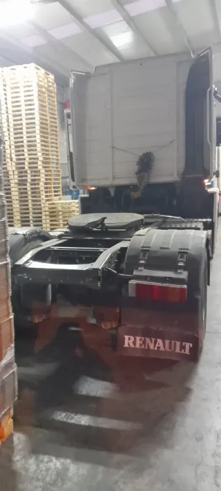 Cabeza tractora + tauliner de lona