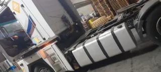 Cabeza tractora + tauliner de lona