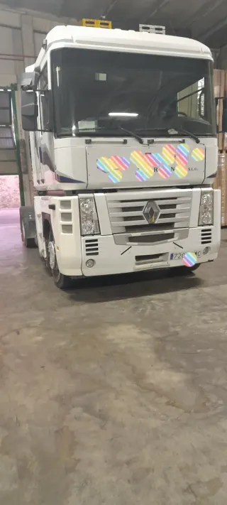 Cabeza tractora + tauliner de lona