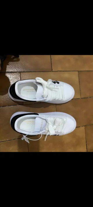 Alexander McQueen Talla 41 Blancas