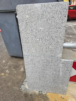 Piedra de mármol gris