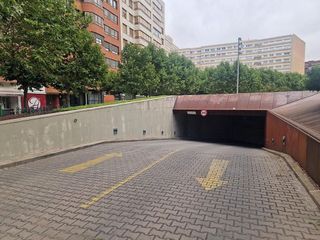 Garaje en venta en Plaza España - Villa Pilar - Reyes Católicos - Vadillos en Burgos