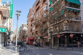 Piso en venta en Camino de Ronda - Rosaleda en Granada