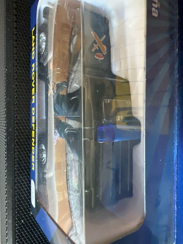 2 Land Rover Defender Guardia Civil Welly 1/36