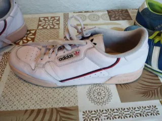 Zapatillas Adidas.