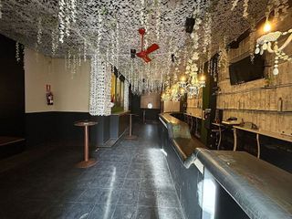 Local comercial en venta en Baeza