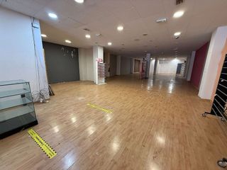 Local comercial en alquiler en Eixample en Mataró