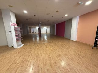 Local comercial en alquiler en Eixample en Mataró