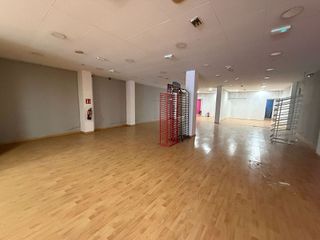 Local comercial en alquiler en Eixample en Mataró
