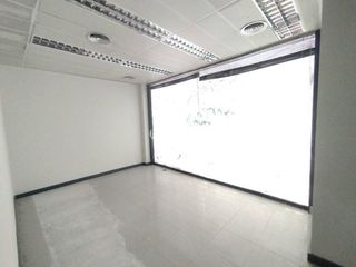 Local comercial en alquiler en Montigalà -Sant Crist en Badalona