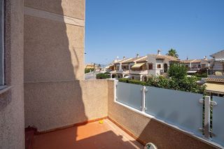 Casa adosada en venta en Nueva Torrevieja - Aguas Nuevas en Torrevieja