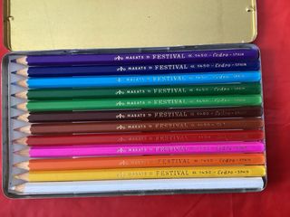 Scatole di 12 matite colorate MASATS modello FESTIVAL in legno di cedro