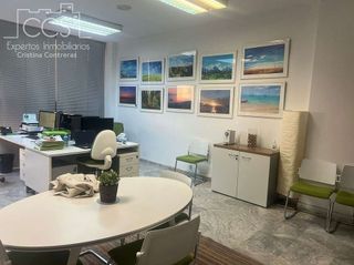 Oficina en alquiler en La Buhaira en Sevilla