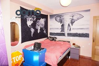 Piso en alquiler en Los Ángeles - Cruz de Caravaca en Almería