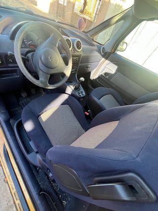 Peugeot 1007 2005 con ITV y seguro