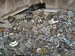 Oltre 5kg pezzi ricambio orologi metallo