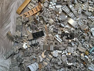 Oltre 5kg pezzi ricambio orologi metallo