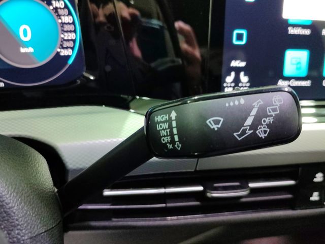 VOLKSWAGEN Golf Life 2.0 TDI DSG