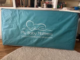 Cuna de viaje con colchón