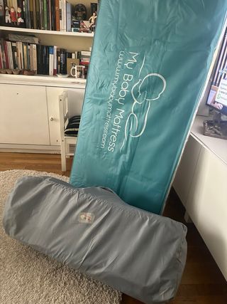 Cuna de viaje con colchón