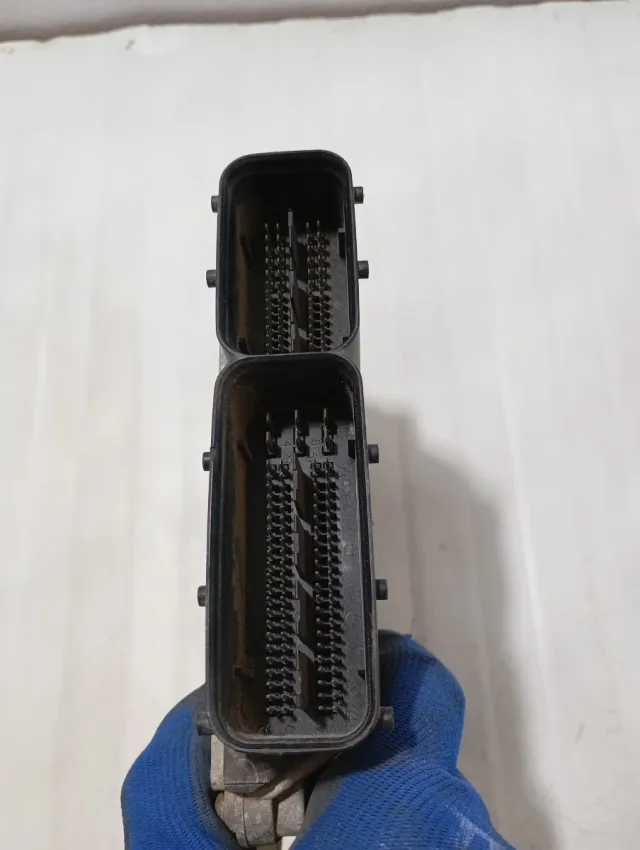 Centralita Motor UCE Opel Corsa
