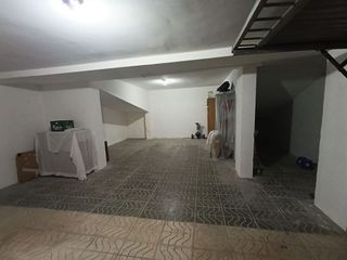Garaje en venta en Linares