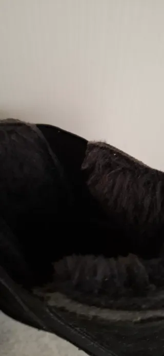 Stivali neri in pelle scamosciata e pelliccia