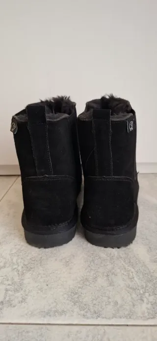 Stivali neri in pelle scamosciata e pelliccia