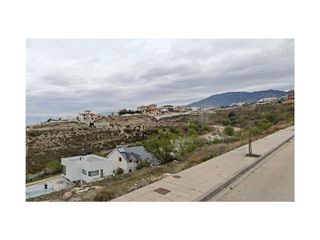 Terreno en venta en Zubia (La)