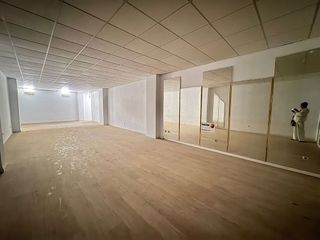 Local comercial en venta en Plaza de Toros - Santa Rita en Almería