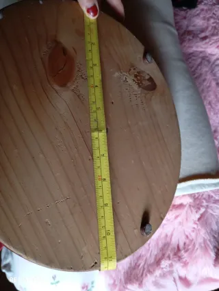 Maniquí con pie de madera