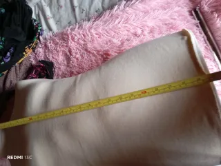 Maniquí con pie de madera