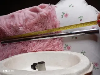 Maniquí con pie de madera