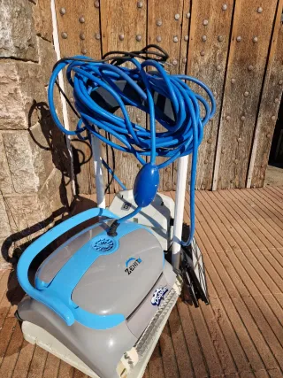 Limpiafondos Piscina Dolphin Zenit 10