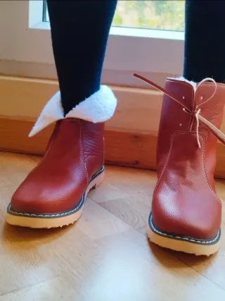 Botines rojos con forro de borreguito