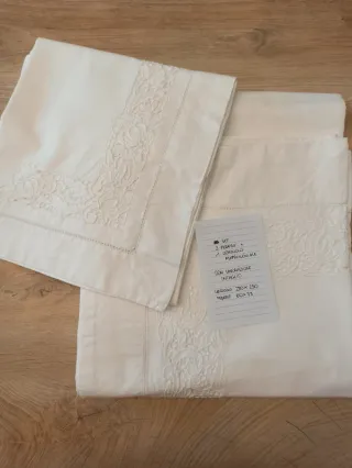 Set Lenzuola Matrimoniali Ricamate e due federe