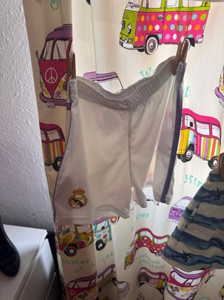 Lote: Conjunto RM, 3 camisetas y 1 Bañador