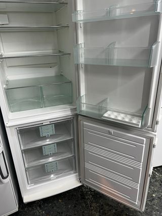 Nevera Liebherr Blanca
