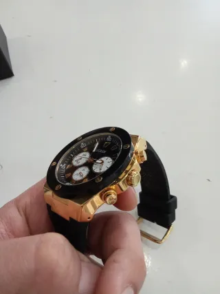 Reloj Guess Poseidón GW0057G1 Negro/Dorado